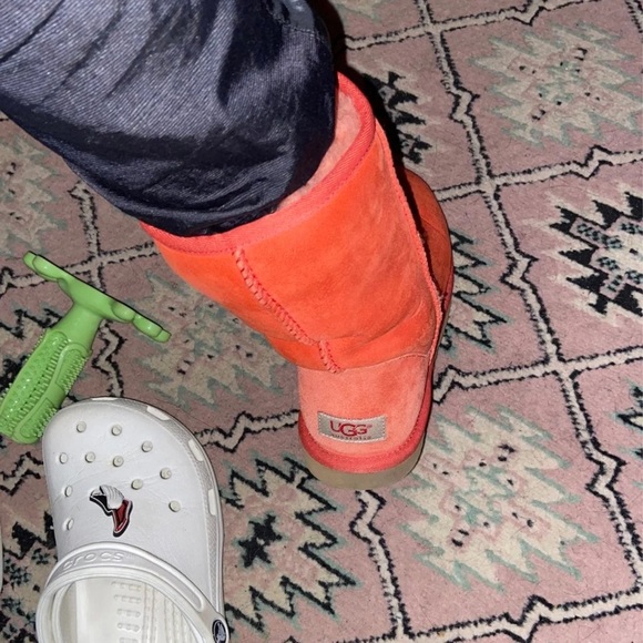 Bright colored Uggs - Picture 3 of 3